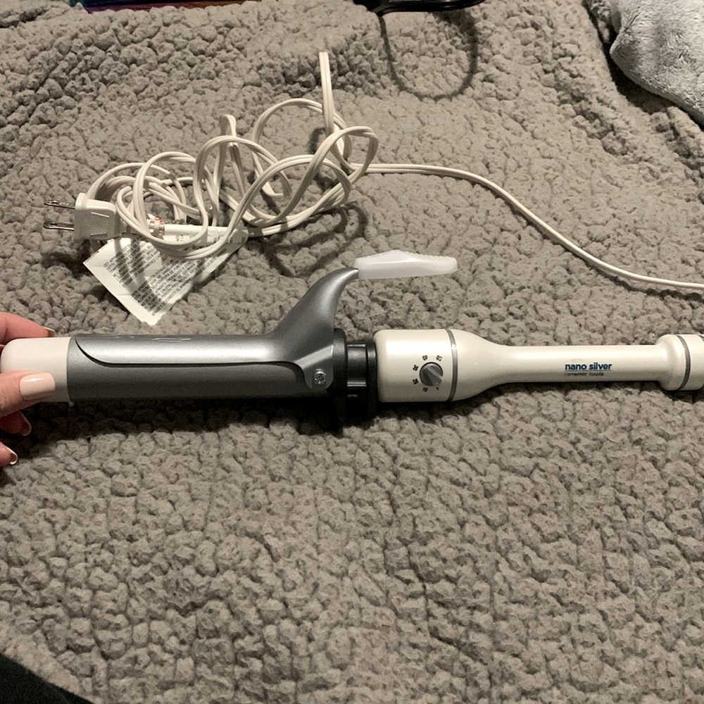 Conair Nano Silver Ceramic Tools 1 1/4 inch Curling Wand/Iron *LIKE NEW*
